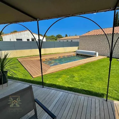 Au Pont Du Gard Piscine Clim Et Wifi فيلة *